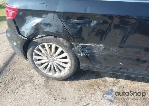 2017 Audi A3 E-Tron 1.4T Premium z USA, uszkodzony, nr VIN WAUTPBFF9HA132371